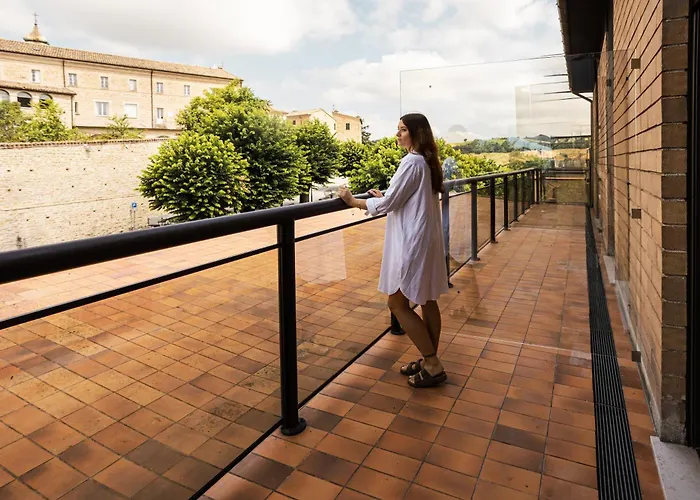 فندق Eldorado Apiro